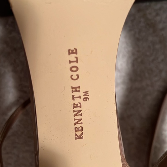 Kenneth Cole cream color heels - Picture 3 of 5